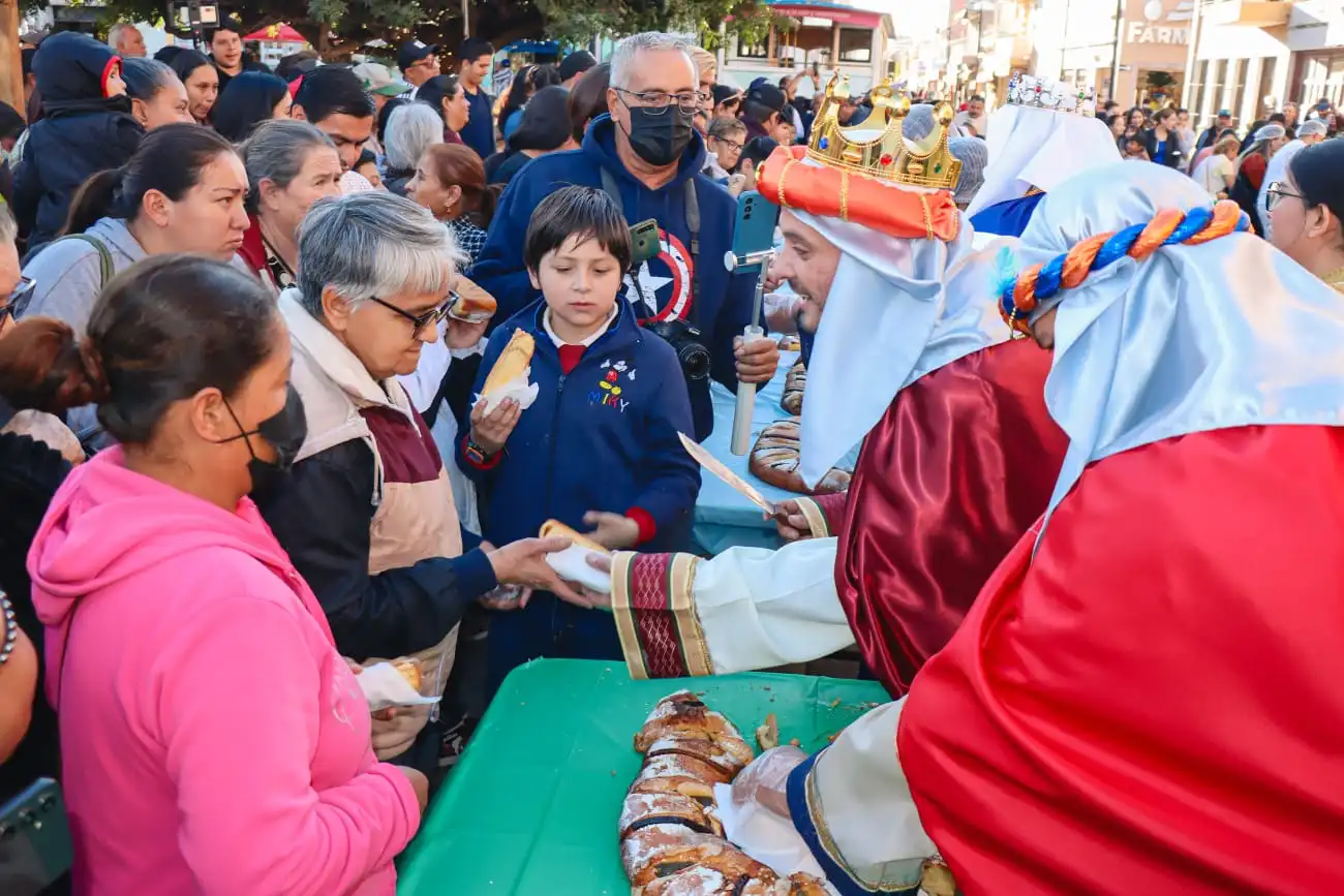 Calvillo compartió una Megarosca de Reyes con la ciudadanía del municipio