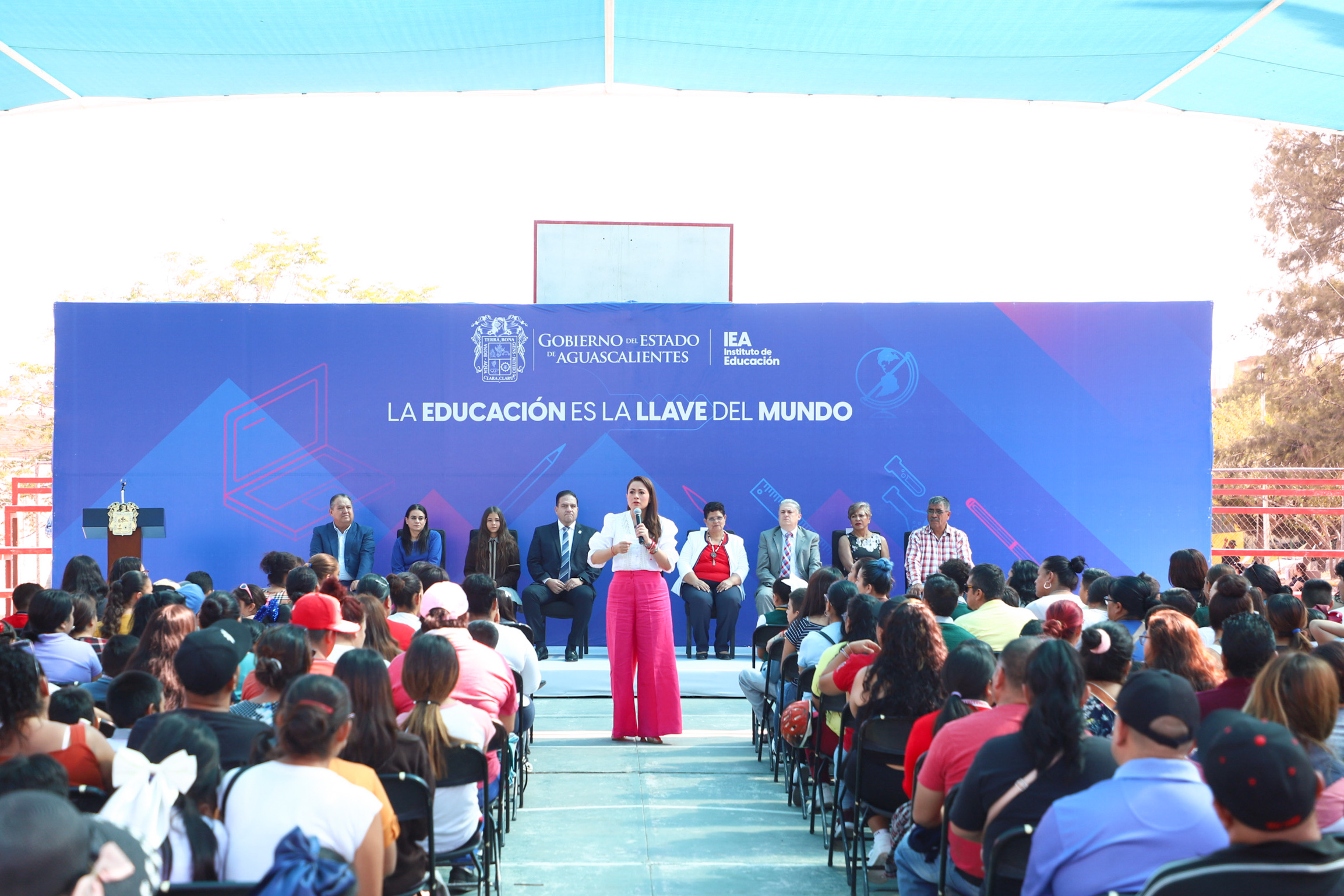 Reitera Tere Jiménez su compromiso con la educación; asegura que es la mejor herencia para la juventud