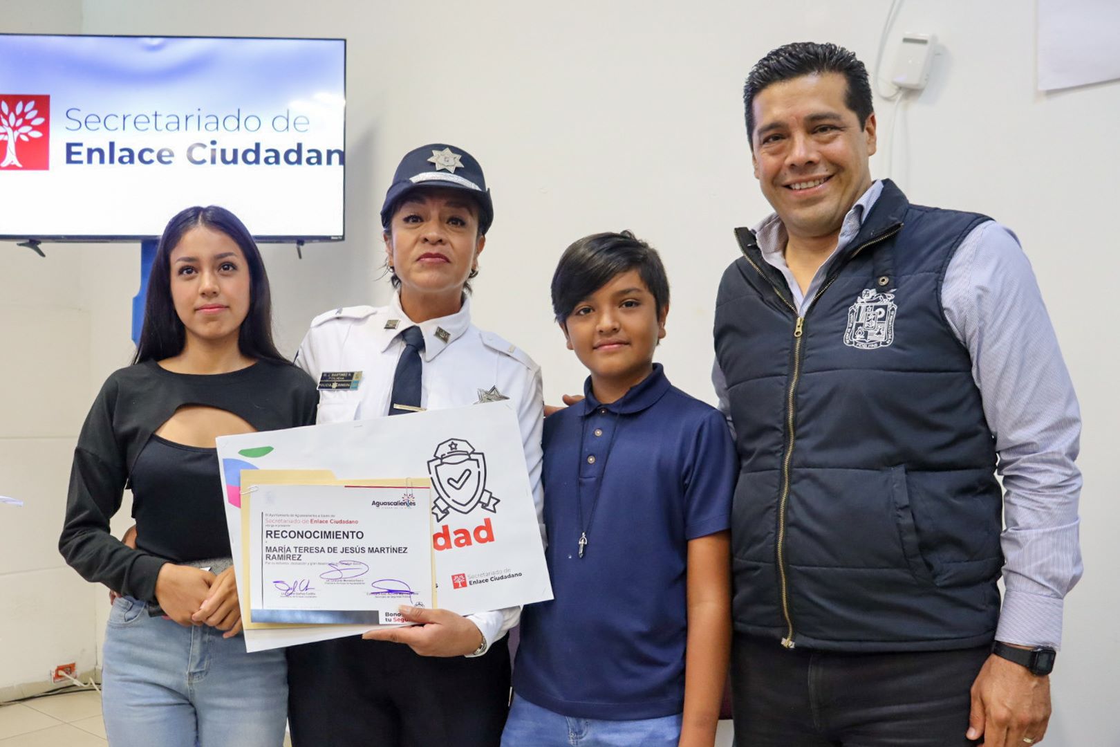 Reconoce Leo Montañez profesionalismo y compromiso de policías y bomberos municipales