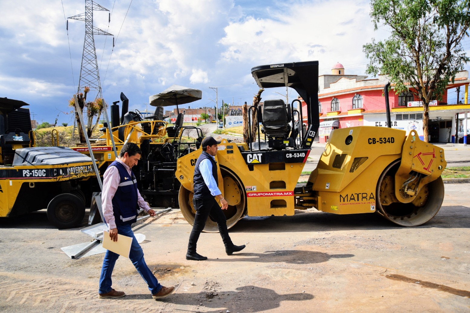 Supervisa Leo Montañez obras de infraestructura vial al oriente de la ciudad