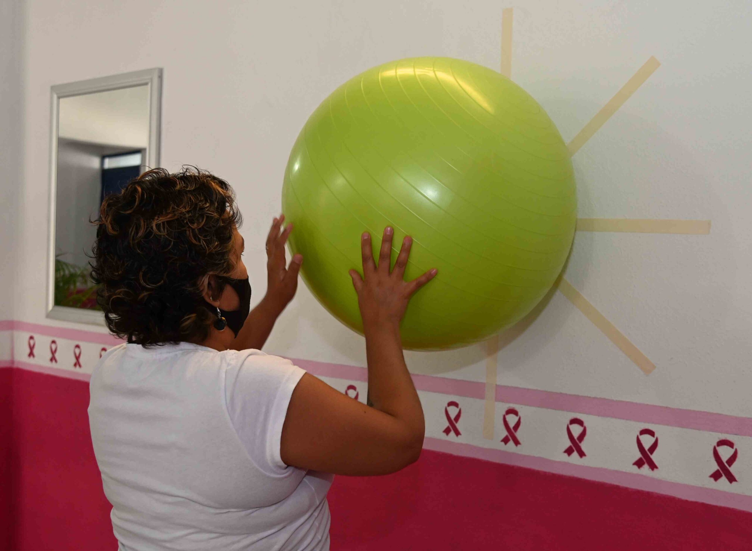 Opera DIF Municipal unidad de rehabilitación para personas con cáncer de mama