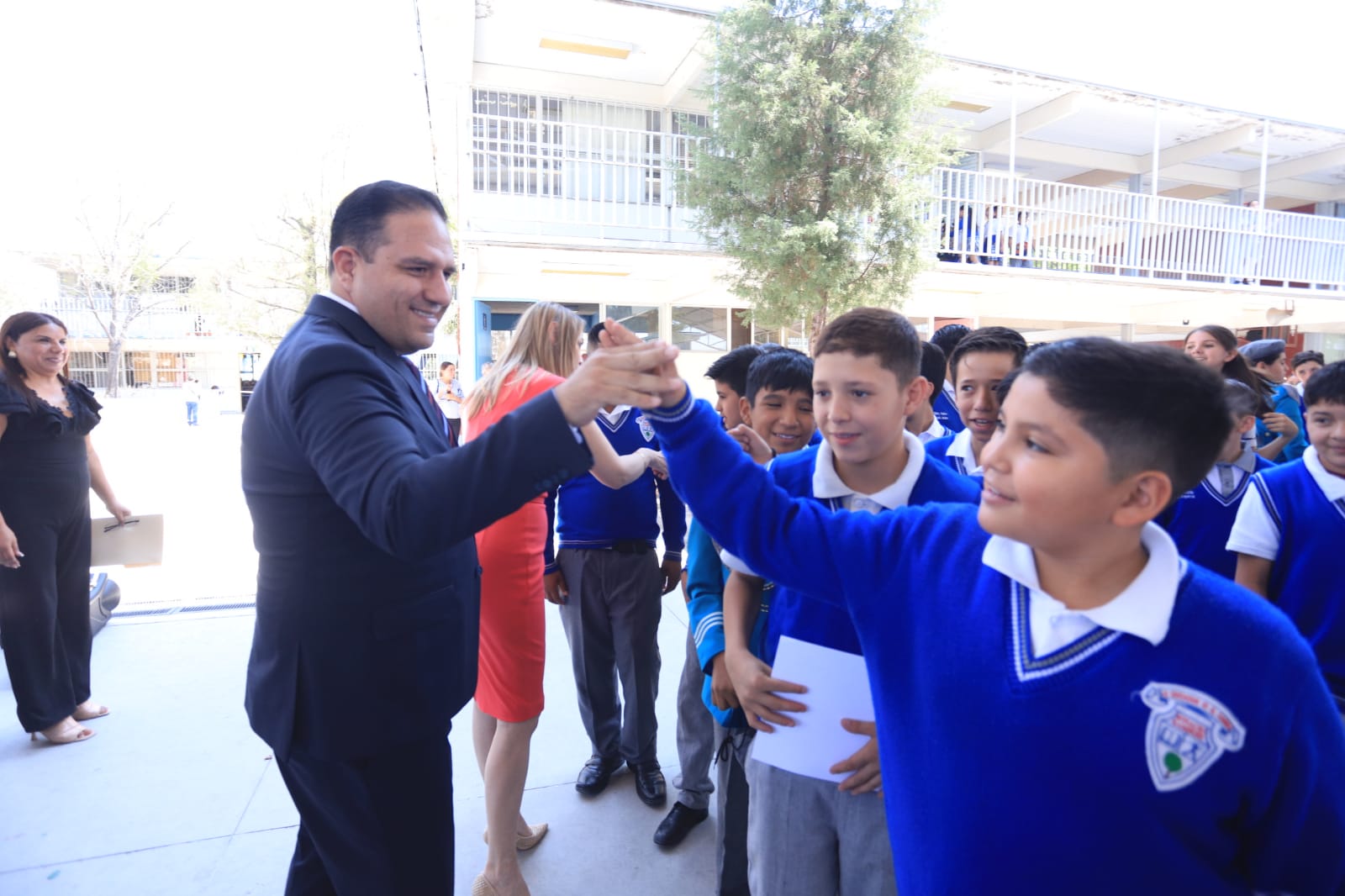 Reconoce Juan José Sánchez Barba a estudiantes destacados de primaria