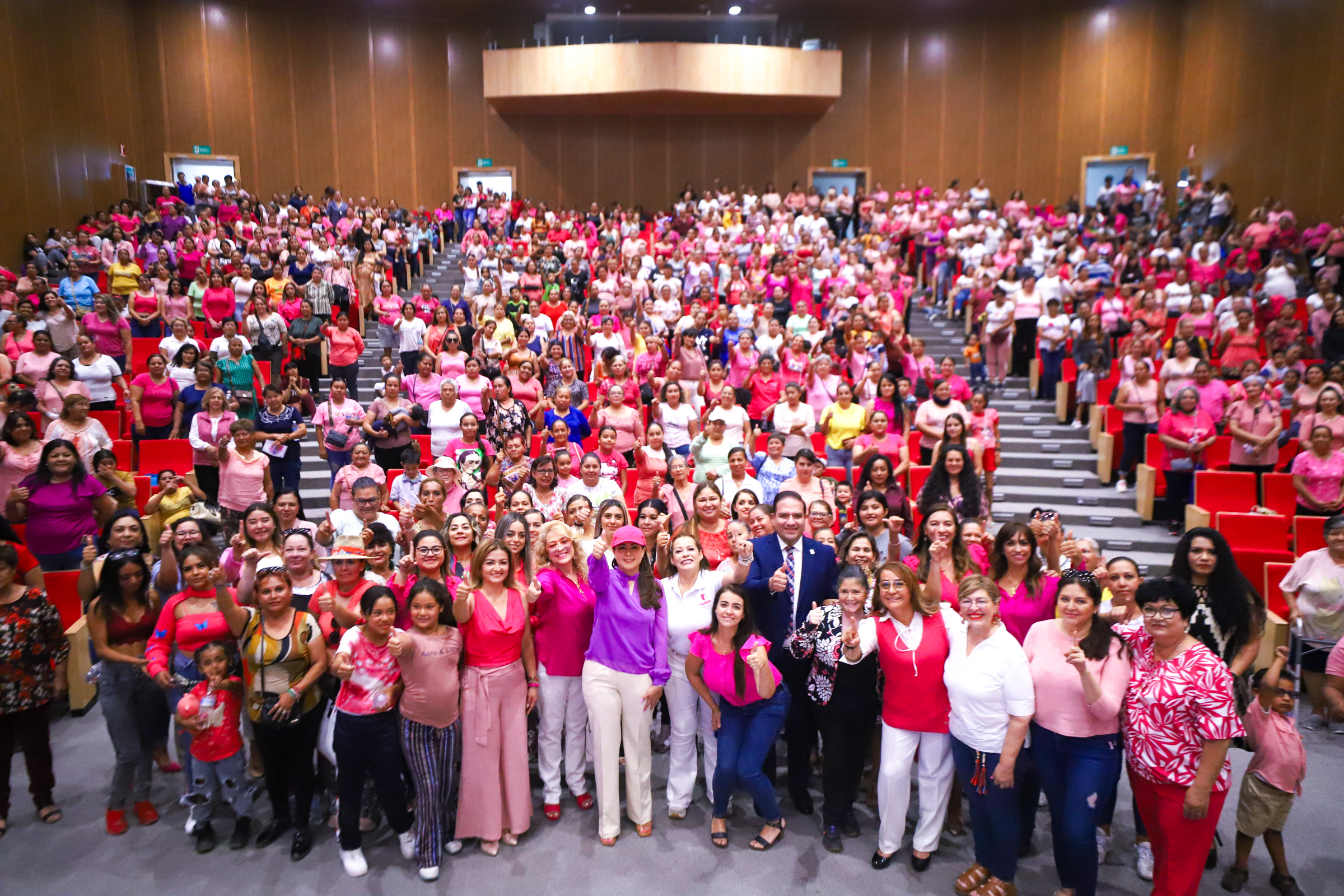 Reconoce Tere Jiménez a mujeres que trabajan en beneficio de sus comunidades