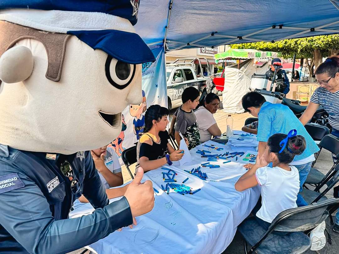 Se instala Stand de Prevención del Delito del municipio de Calvillo durante las Fiestas de Mayo 2024