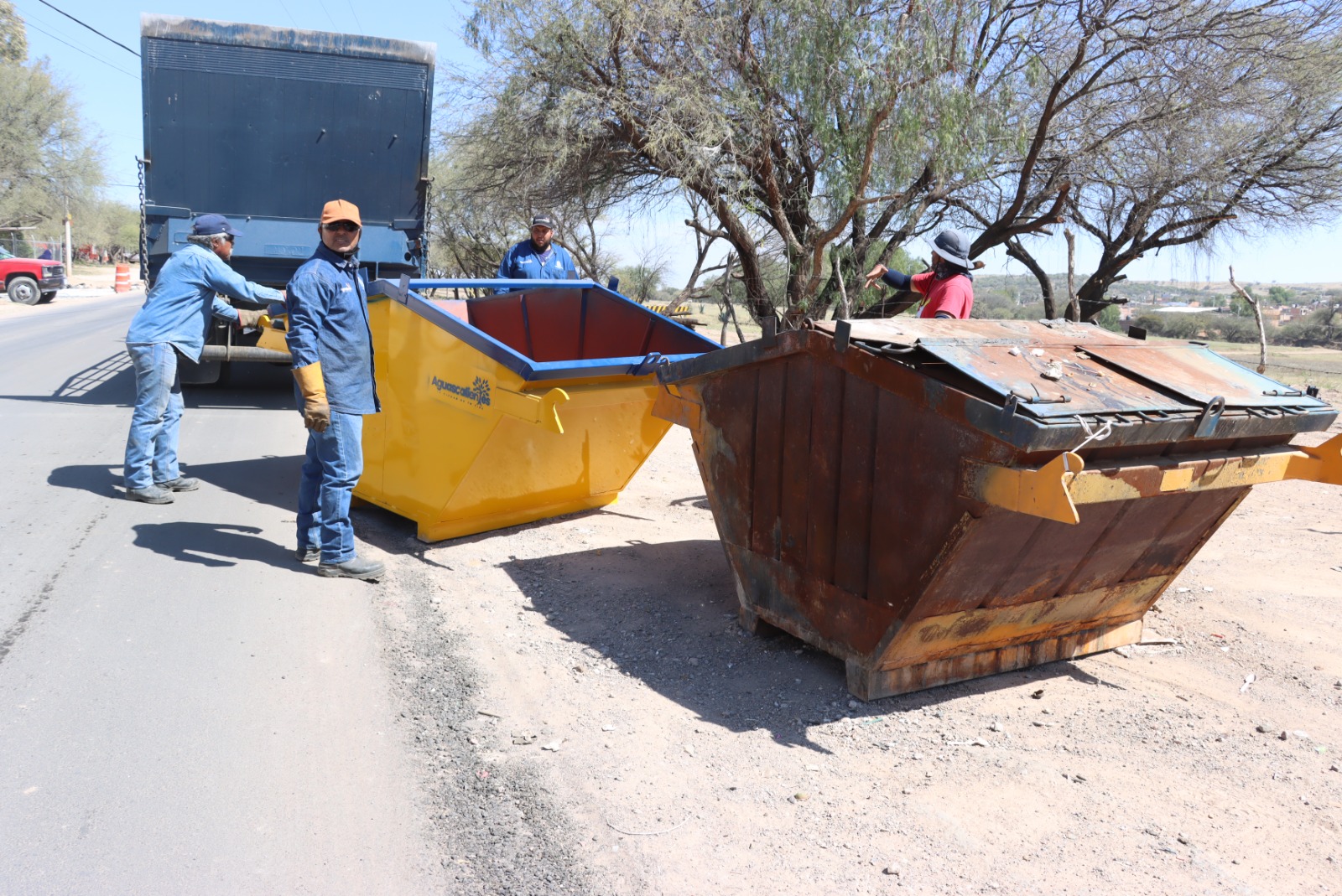 Refuerza Municipio operativo de renovación y cambio de contenedores de desechos