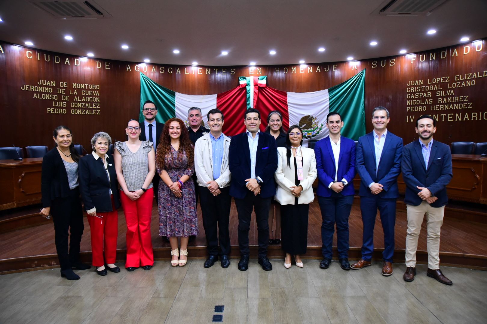 Refrenda Leo Montañez compromiso para que niñas, niños y adolescentes lleven una vida feliz