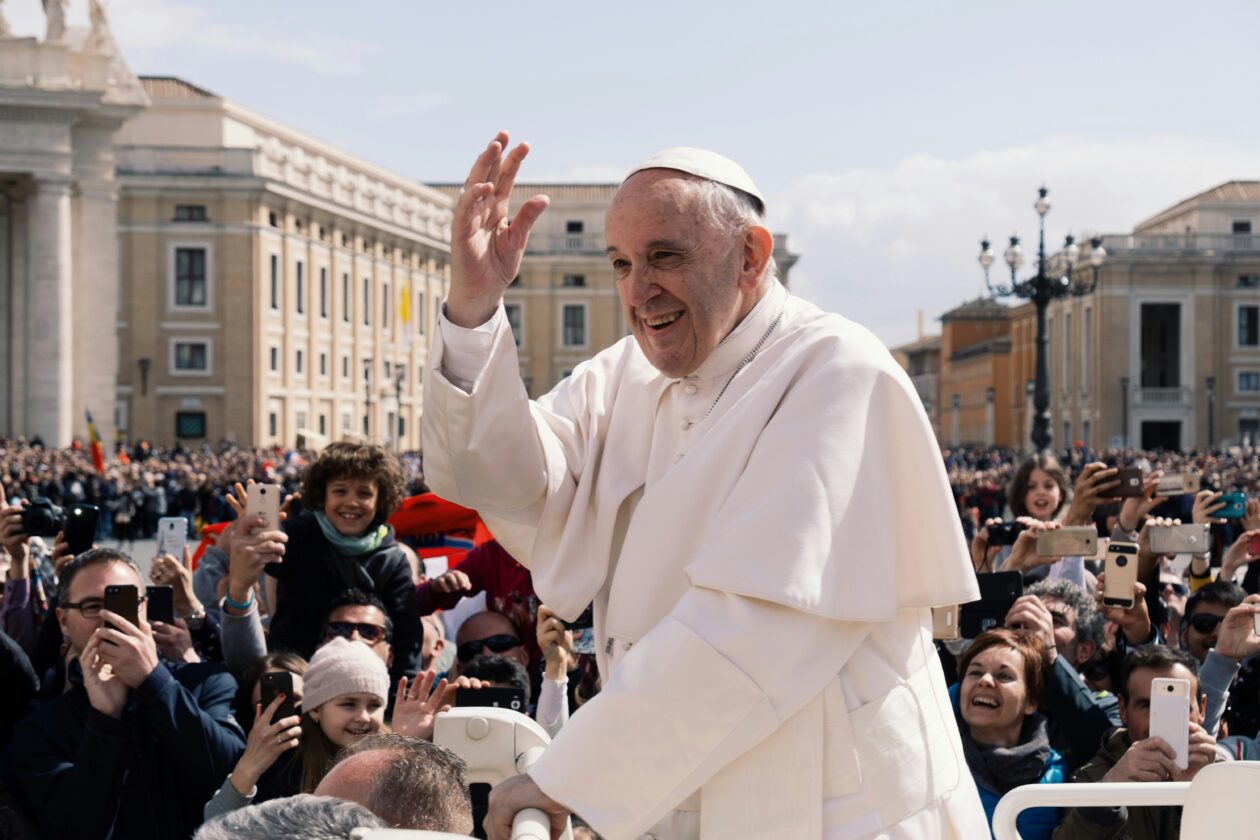 A sus 88 años, el papa Francisco hará la gira más larga de su pontificado: viajará 12 días por Asia y Europa
