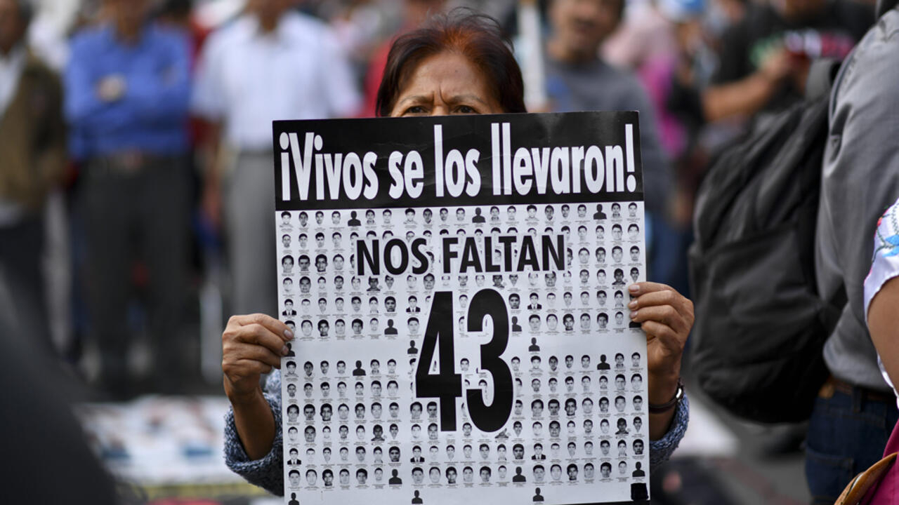 AMLO pide que expresidente Peña Nieto declare sobre Caso Ayotzinapa “si hay elementos”