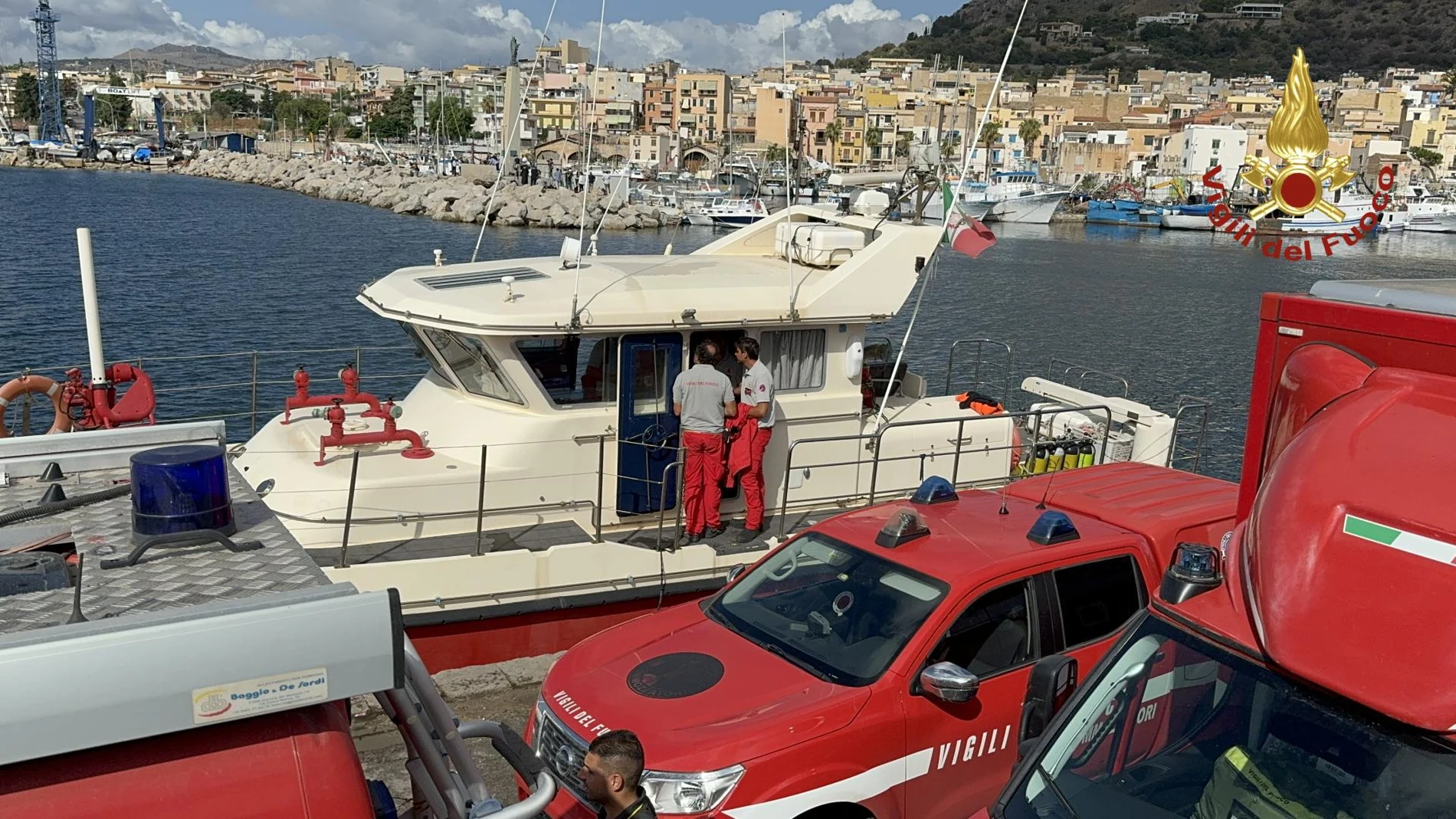 Recuperan dos cadáveres dentro del yate naufragado frente a Sicilia, Italia
