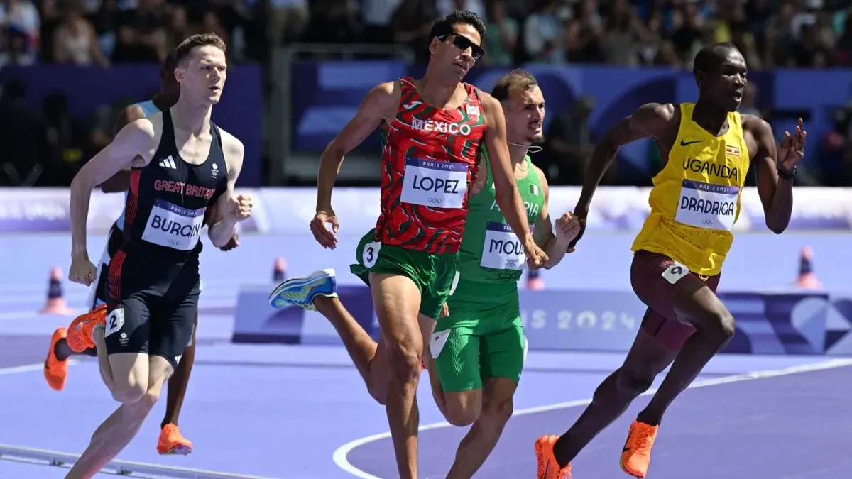 París 2024: Tonatiú López termina primero en su heat de repechaje y se clasifica a la semifinal