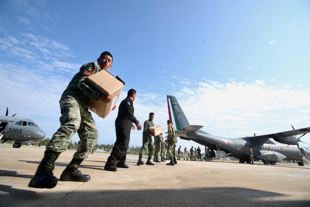 Aviones del Ejército llegan con ayuda a Acapulco tras el huracán “John”