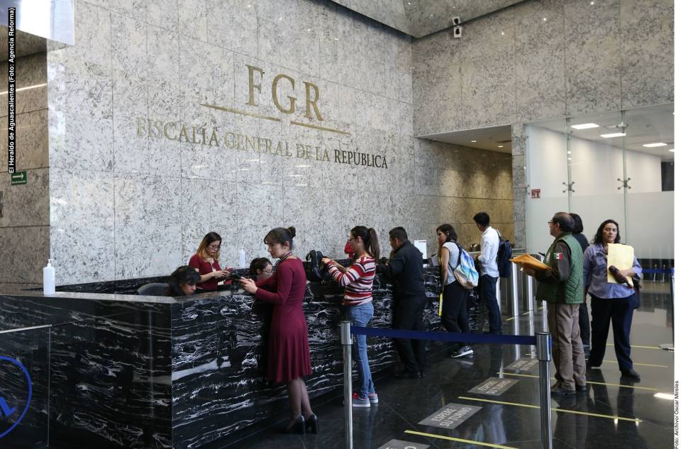 AMLO dijo estar “muy satisfecho” del trabajo de la FGR en su sexenio