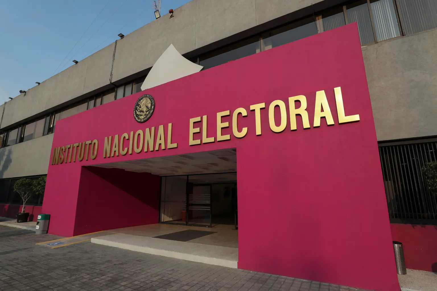El INE solicitará a Hacienda 1,511 mdp adicionales