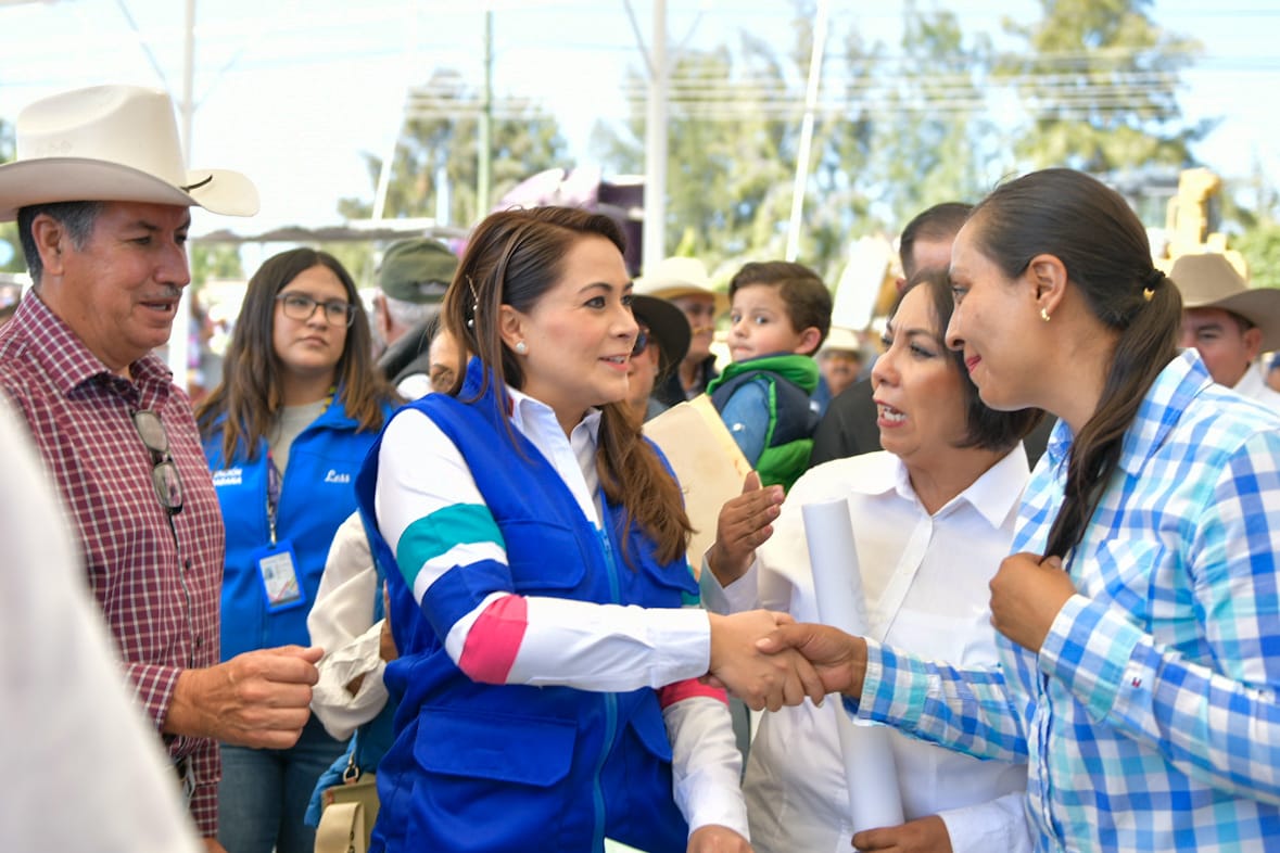 Anuncia Tere Jiménez apoyos a productores para la construcción