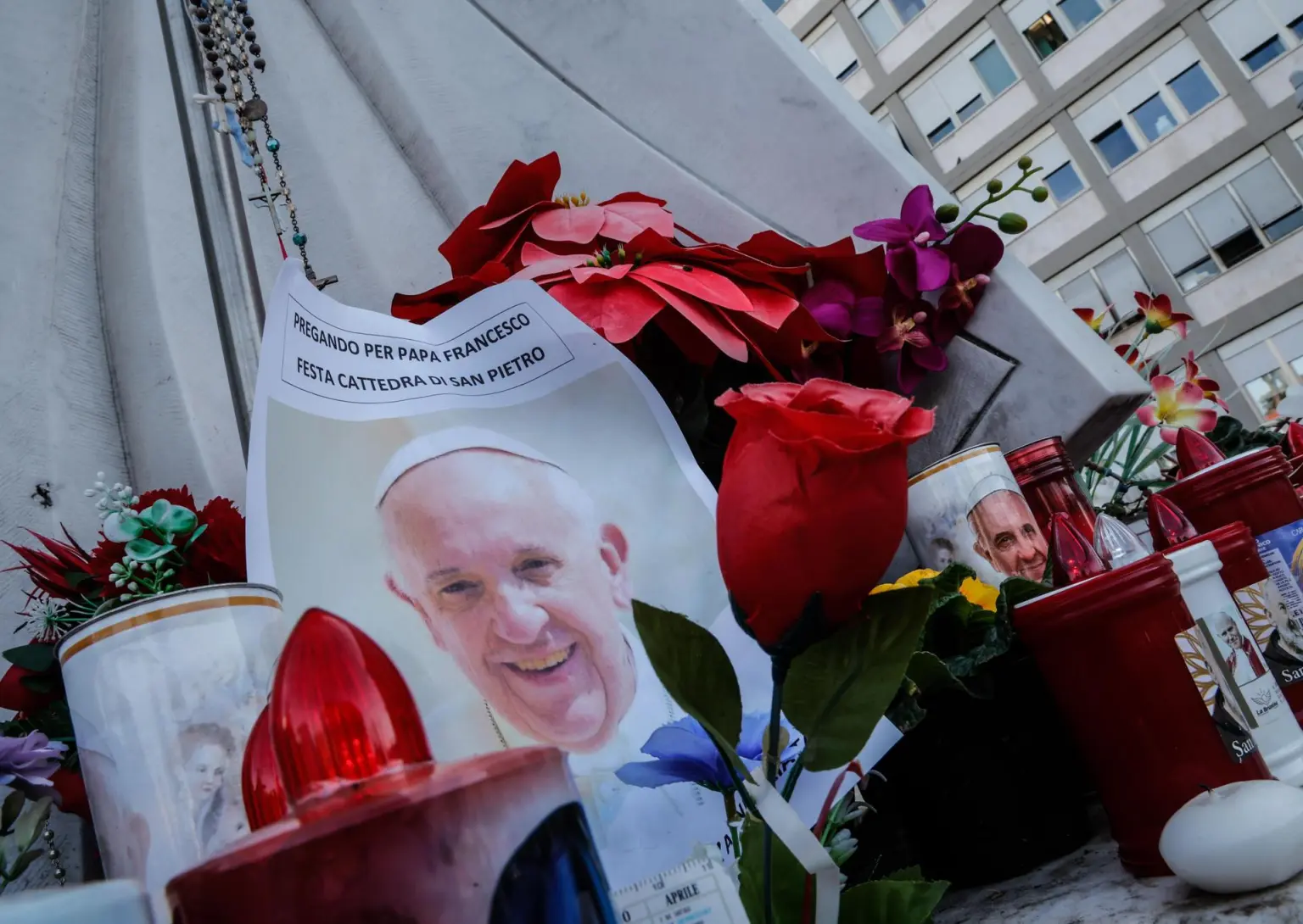El Papa Francisco confía en su recuperación y pide oraciones desde el hospital