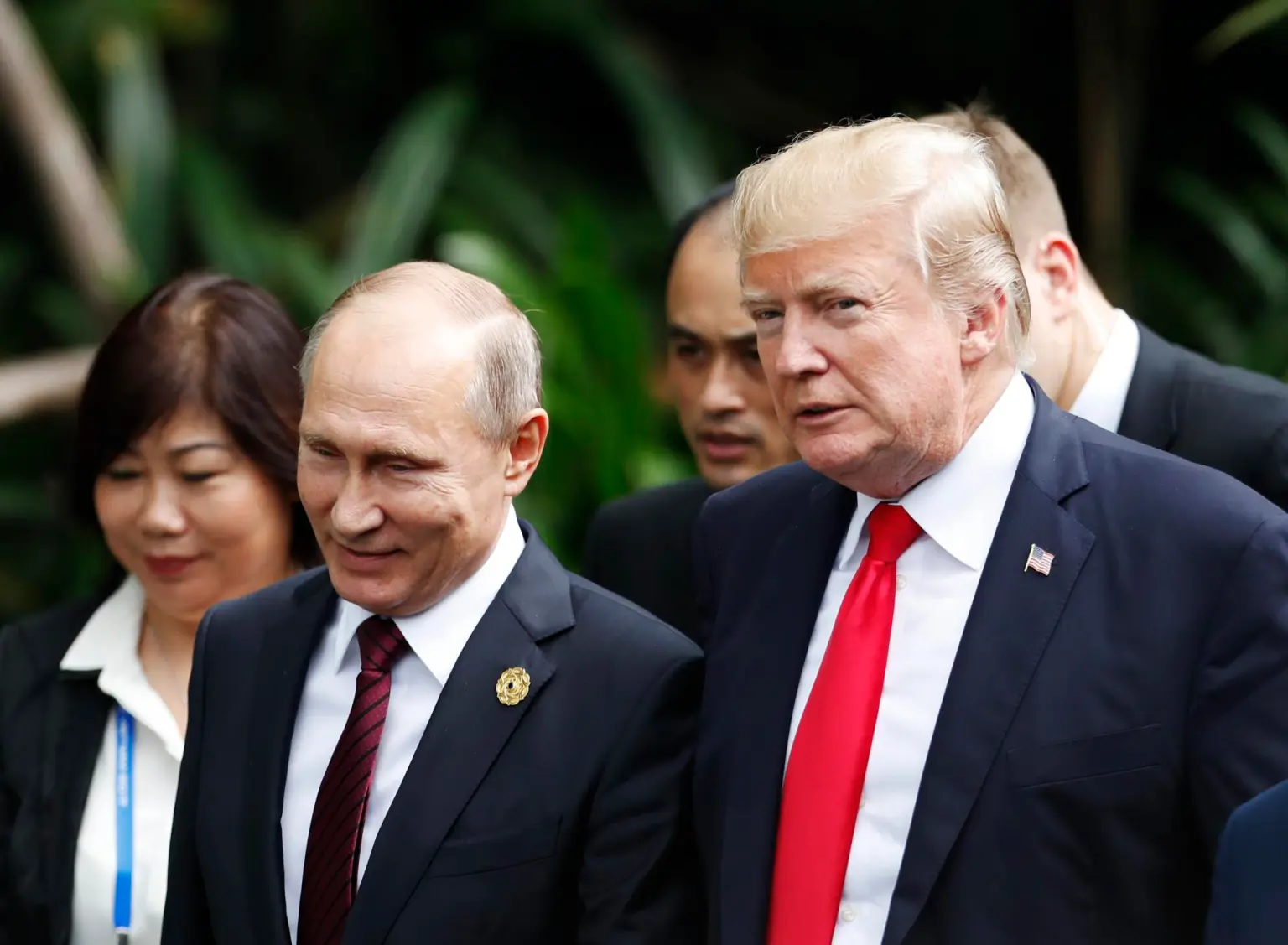 Trump y Putin acuerdan iniciar negociaciones para el fin de la guerra en Ucrania