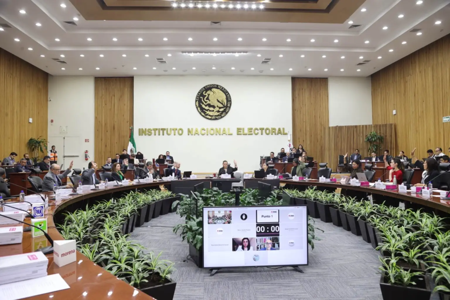 INE avala tope de 220 mil pesos para campañas en elección judicial