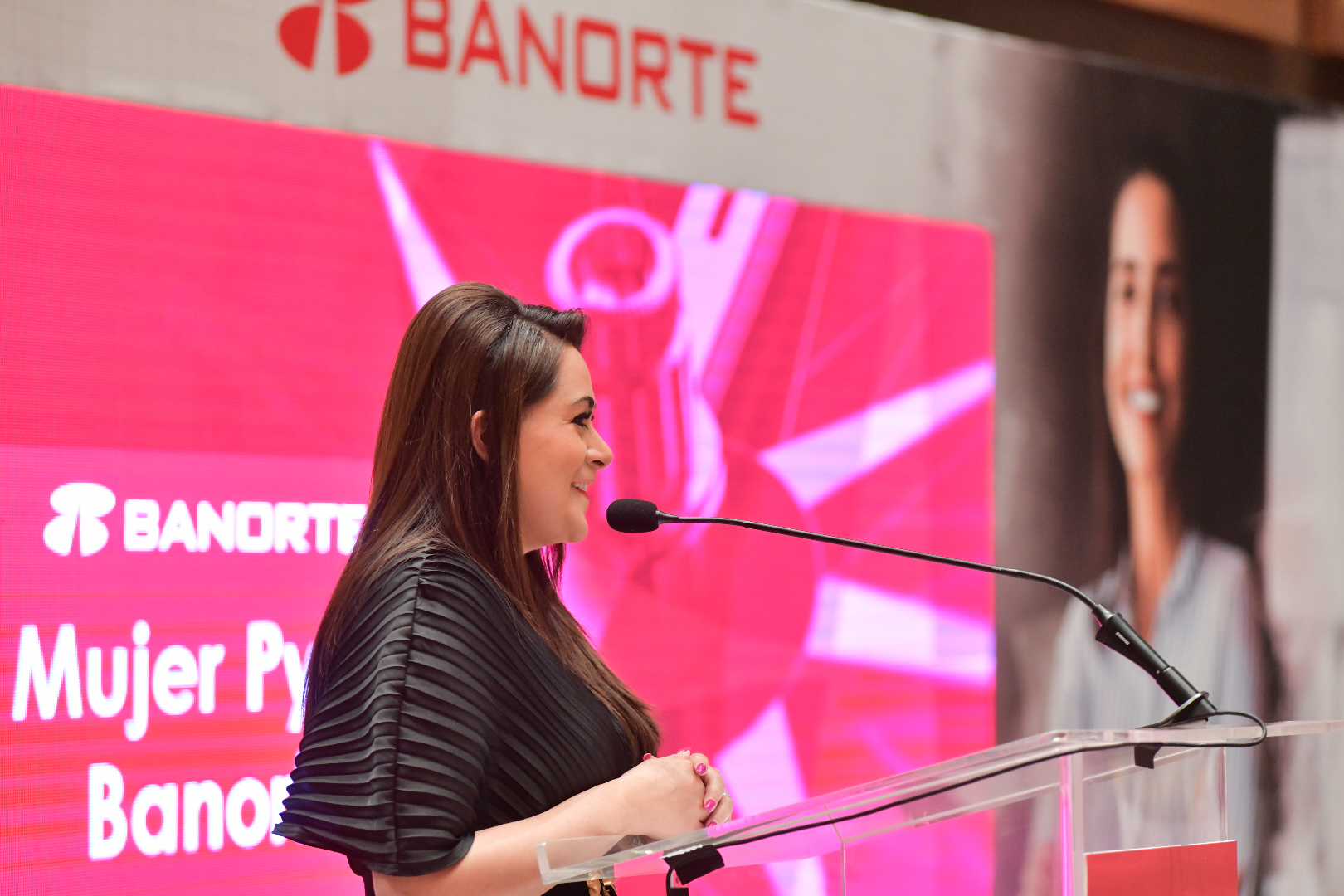 Tere Jiménez reafirma su compromiso con las mujeres emprendedoras