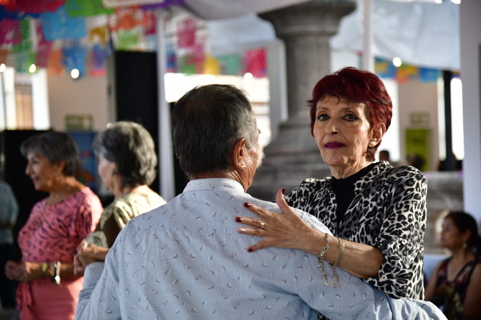 Adultos mayores tienen un lugar para convivir y divertirse en la Feria Nacional de San Marcos