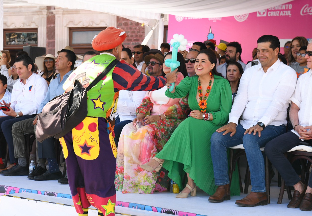 En un ambiente de alegría, Tere Jiménez encabezó el tradicional Desfile de Primavera de la Feria Nacional de San Marcos 2025