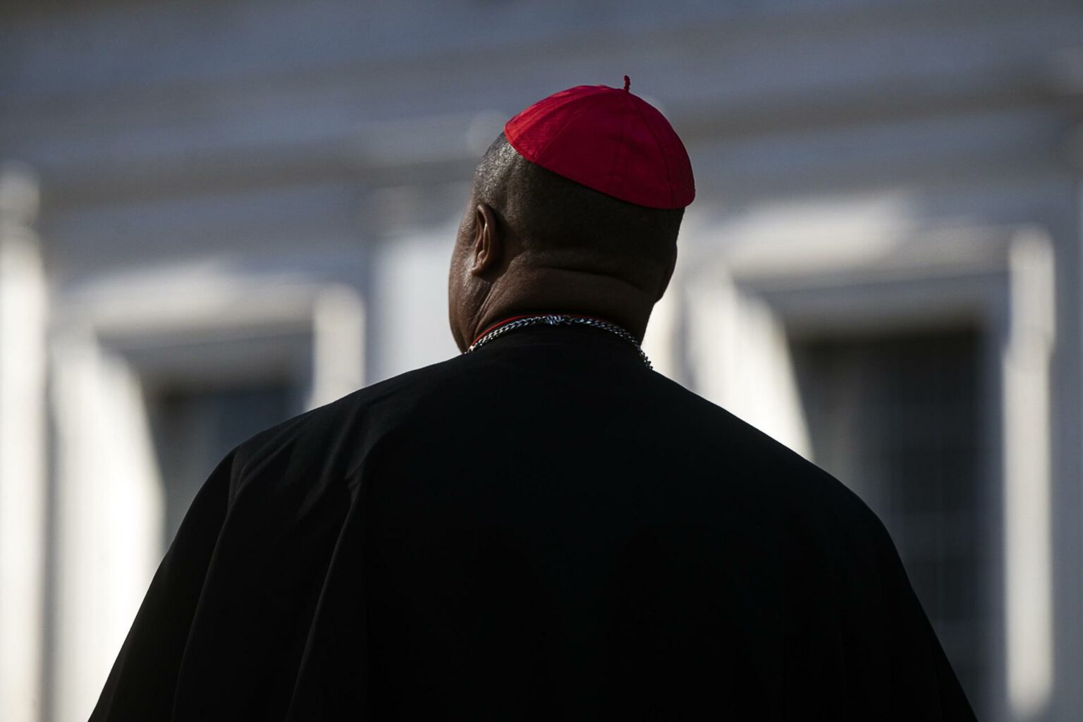 Cardenales continúan deliberaciones antes de elegir al nuevo Papa