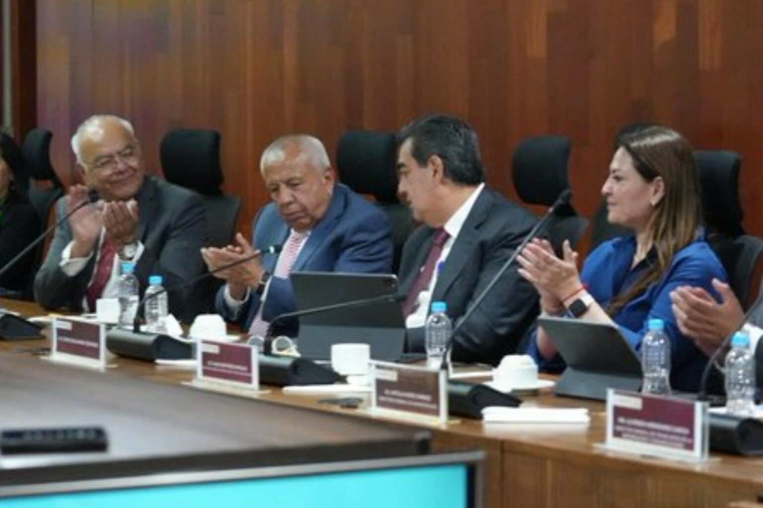 Se concreta cambio en el INM: sale Francisco Garduño, entra Sergio Salomón