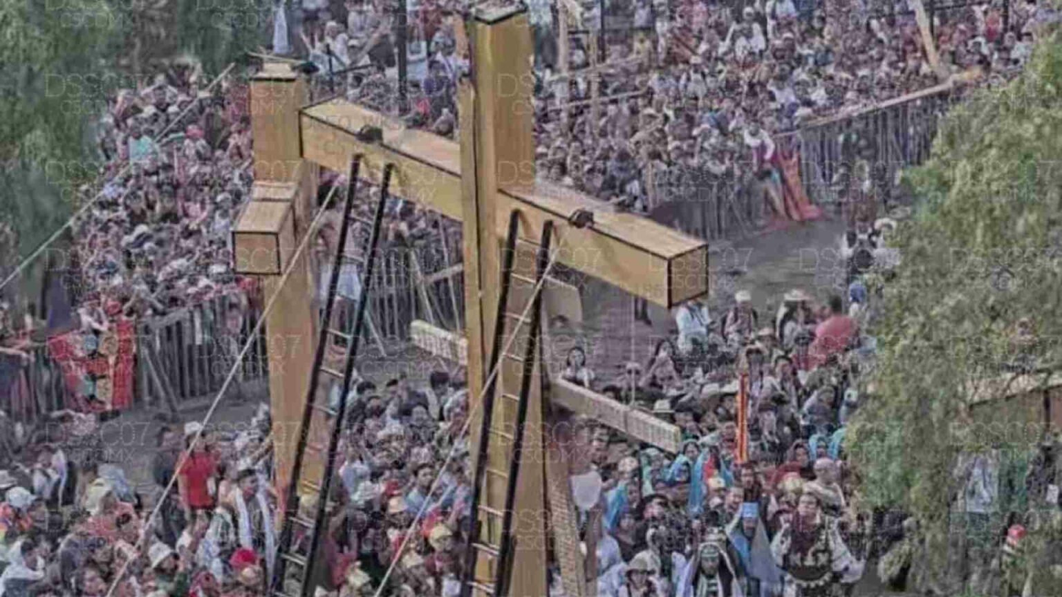 Más de 100 mil personas presencian la Pasión de Cristo en Iztapalapa
