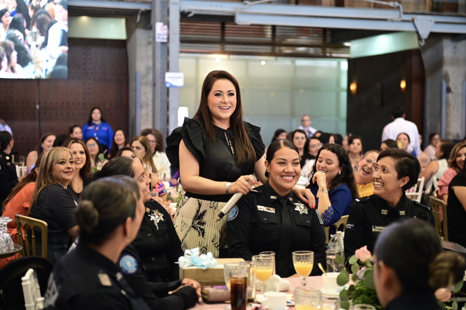 Reconoce Tere Jiménez a madres trabajadoras por su valiosa contribución a la sociedad