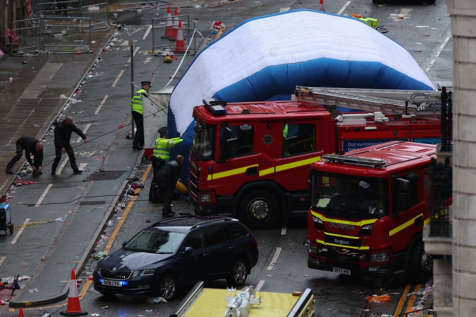 Atropello masivo en Liverpool deja casi 50 heridos, incluidos niños
