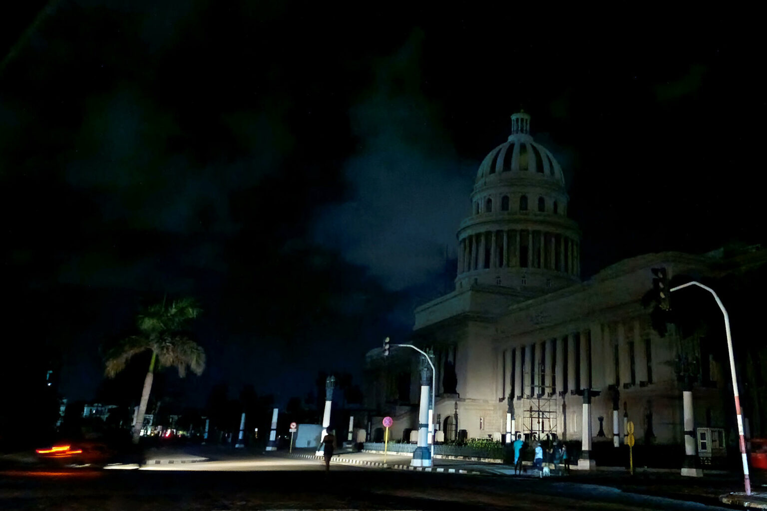 Cuba enfrenta crisis energética con apagones que afectan al 45% del país
