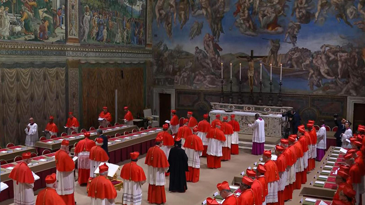 Cónclave 2025: Cardenales se Encierran en la Capilla Sixtina para Elegir al Nuevo Papa