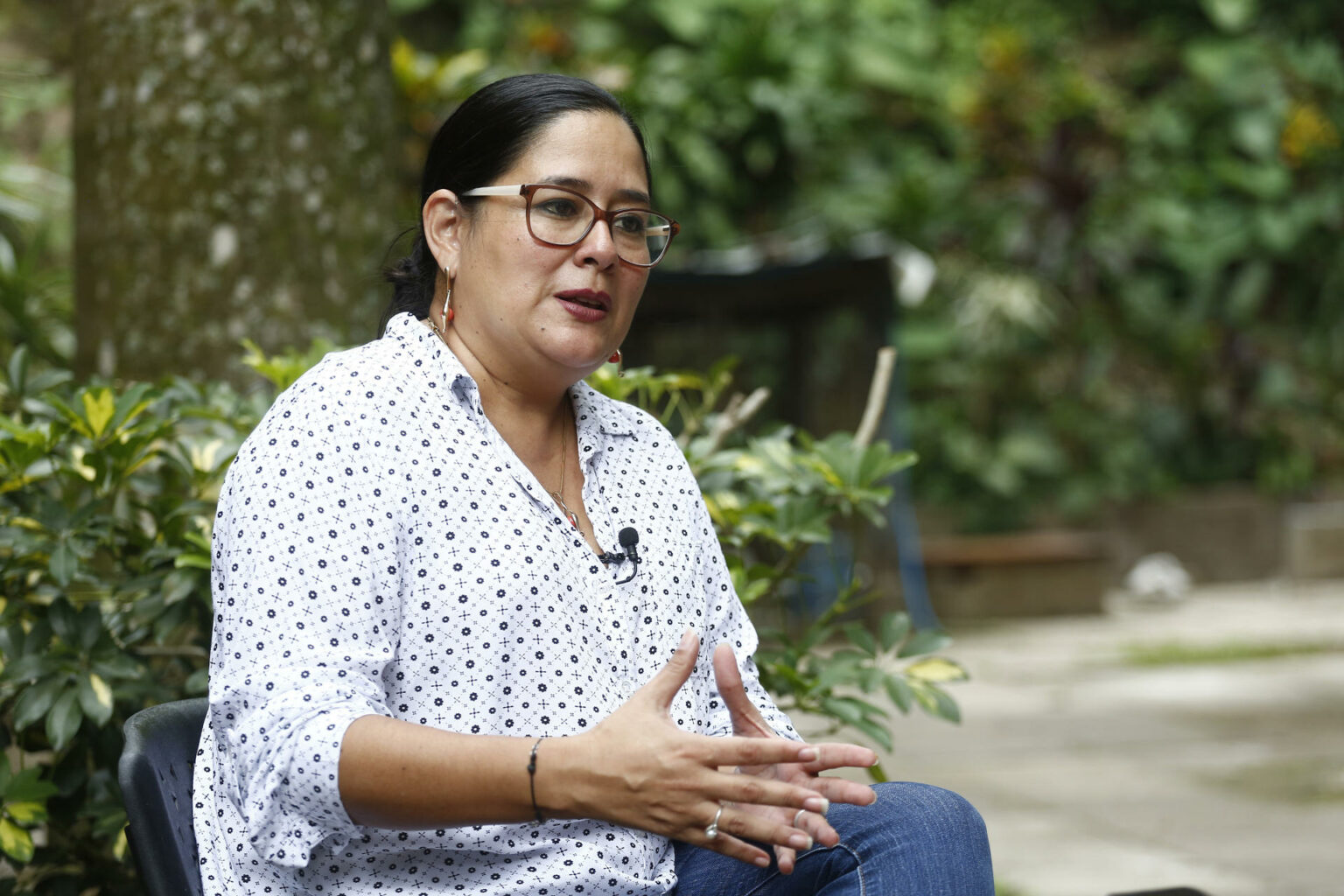 Detención de activista salvadoreña Ruth López desata condenas internacionales
