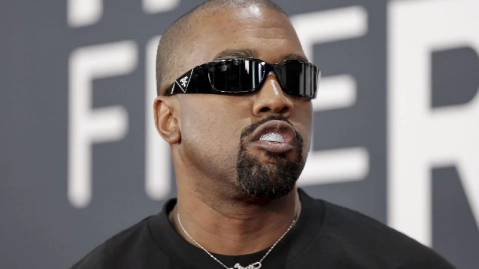 Kanye West Genera Controversia con Canción que Hace Apología del Nazismo