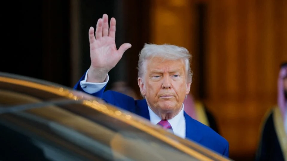 Trump Recorta $450 Millones Más a Fondos Federales de Harvard