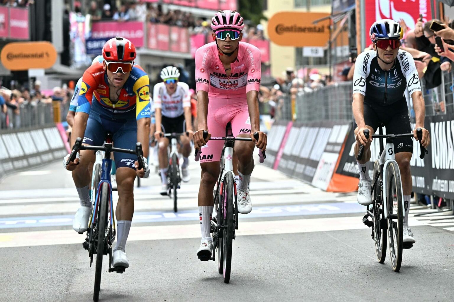 Del Toro consolida su liderazgo en el Giro de Italia tras 11 etapas