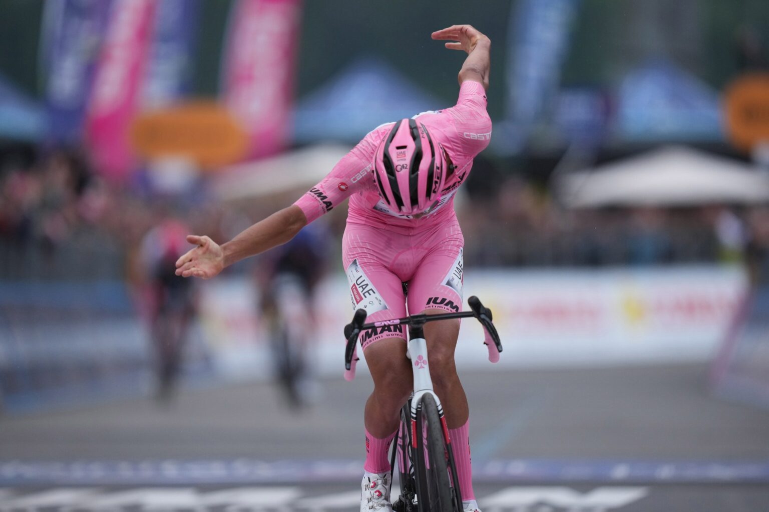 Isaac del Toro pierde el liderato en la penúltima etapa del Giro de Italia