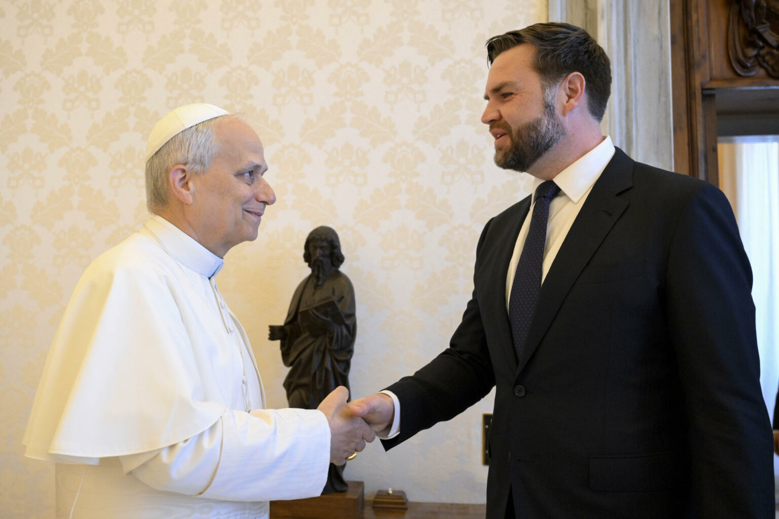 Papa León XIV y JD Vance discuten soluciones pacíficas en zonas de conflicto
