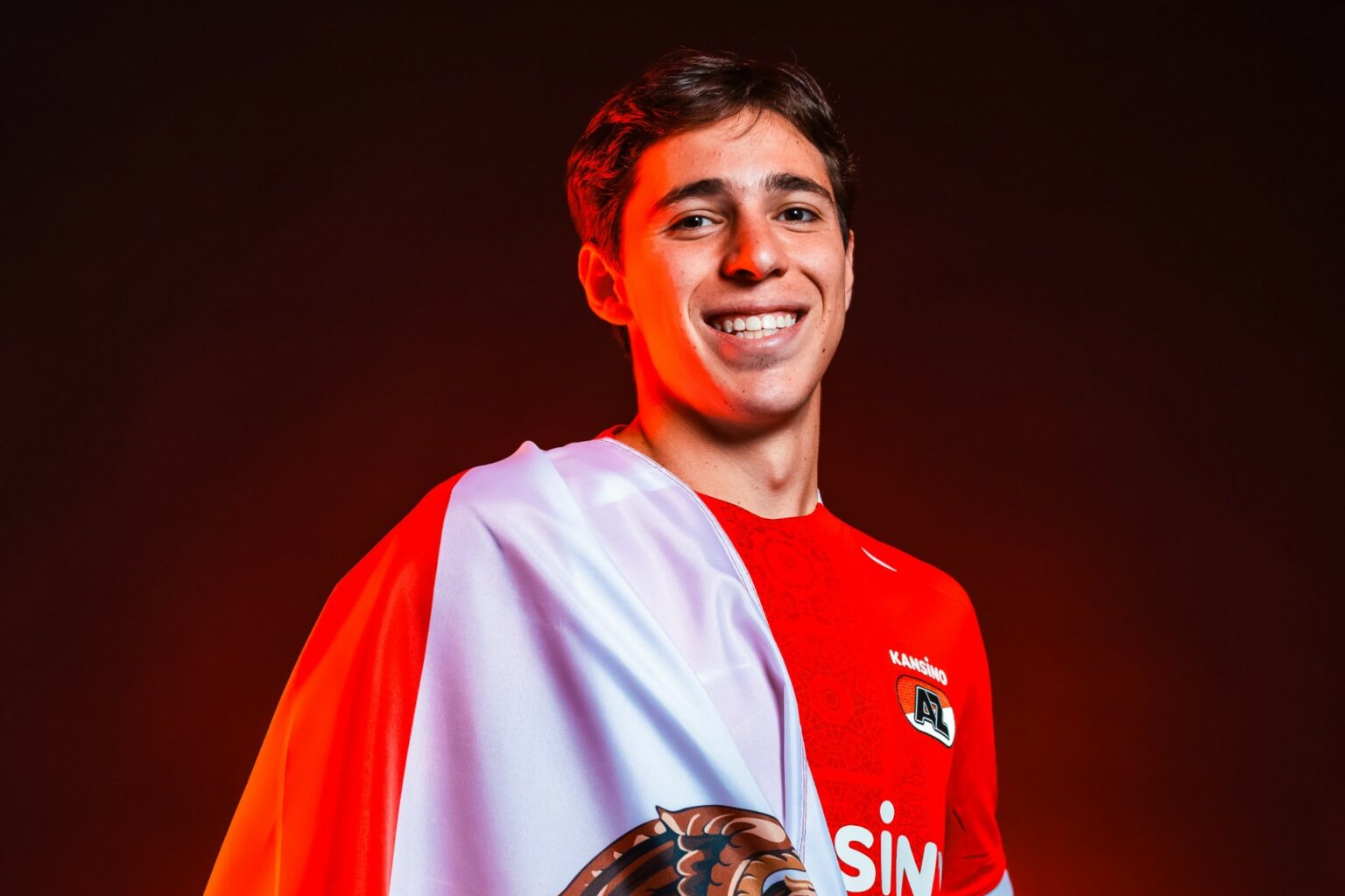 Mateo Chávez se une al AZ Alkmaar con contrato hasta 2030