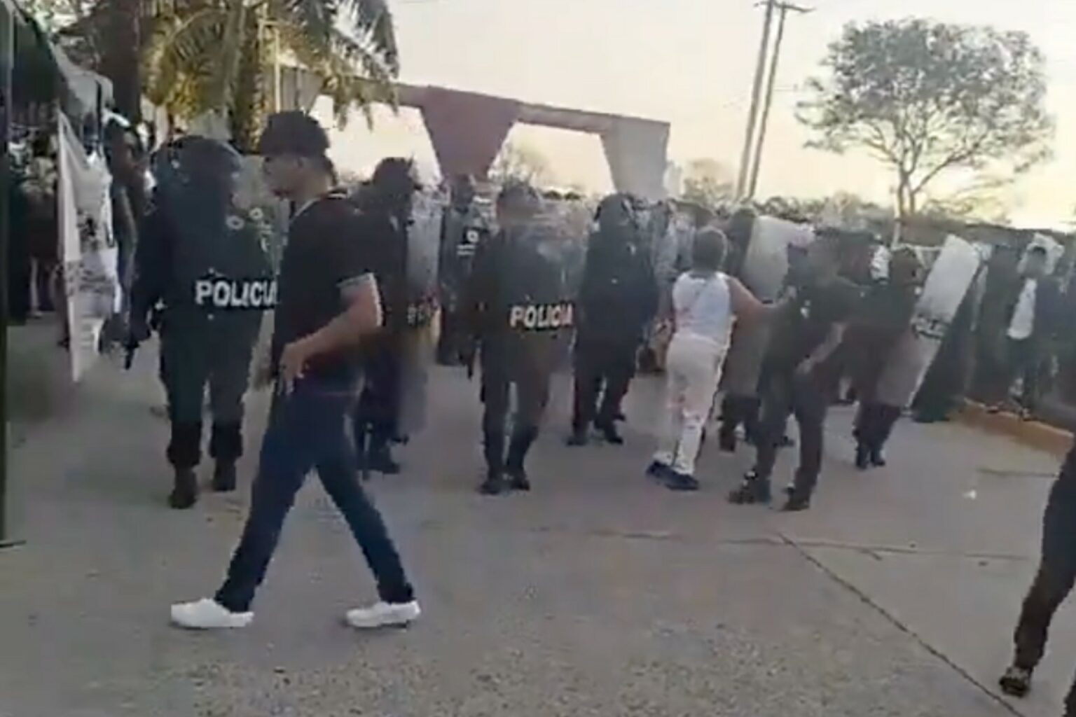 Sheinbaum condena represión en Tabasco tras operativo contra estudiantes