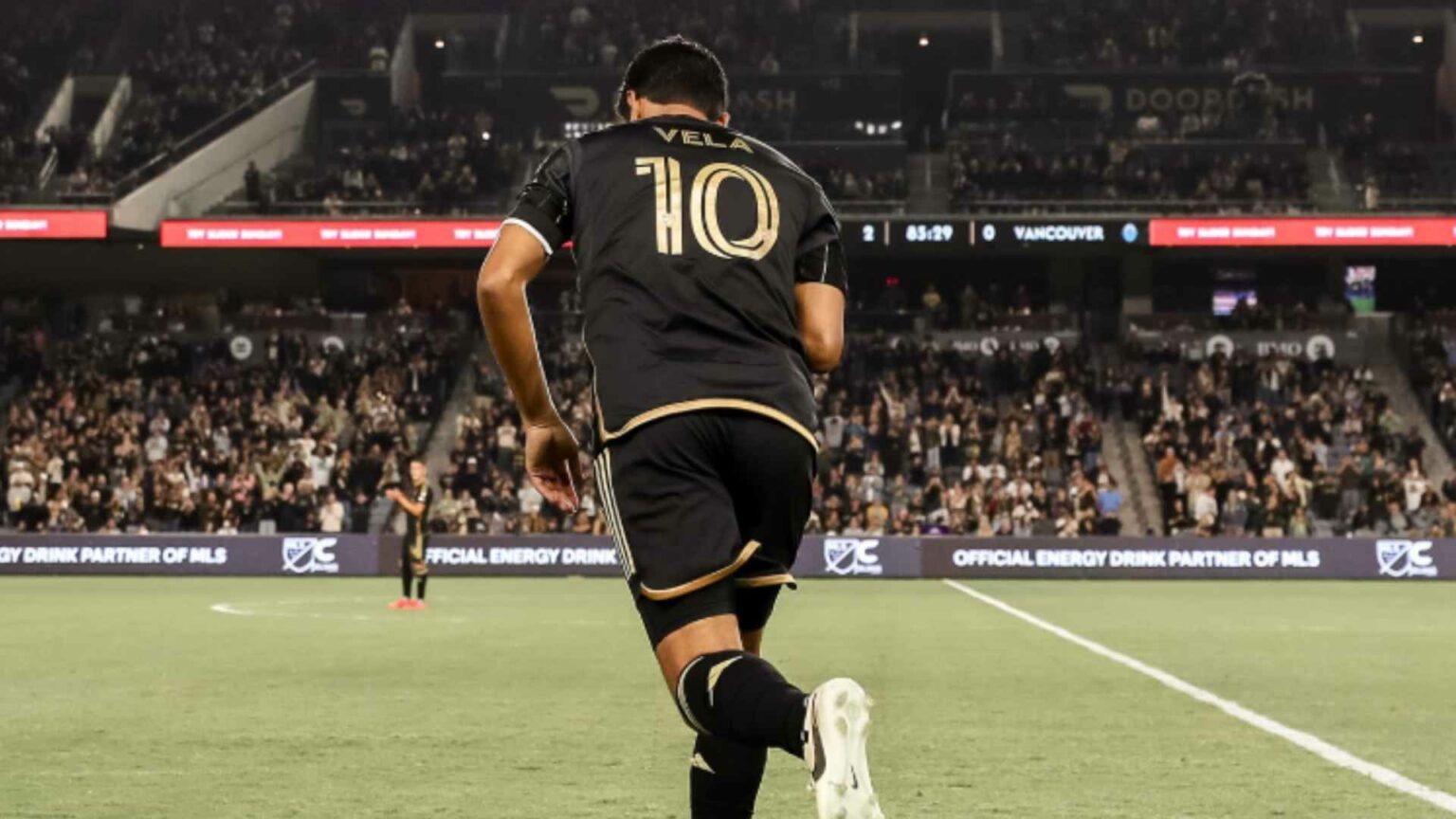Carlos Vela anuncia su retiro del fútbol profesional