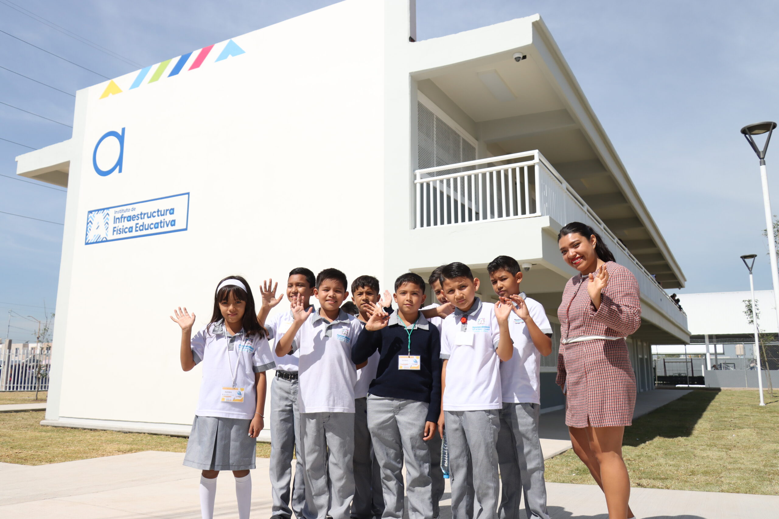 Tere Jiménez impulsa inversión sin precedentes para nuevas escuelas, computadoras y mejor equipamiento