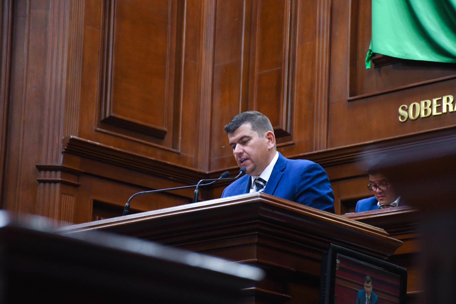 Impulsa Adán Valdivia la regulación de asilos y casas asistenciales para garantizar condiciones más dignas a las y los abuelitos