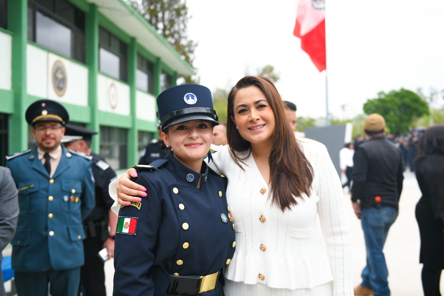 Reconoce Tere Jiménez esfuerzo y dedicación de jóvenes graduados de bachilleratos militarizados