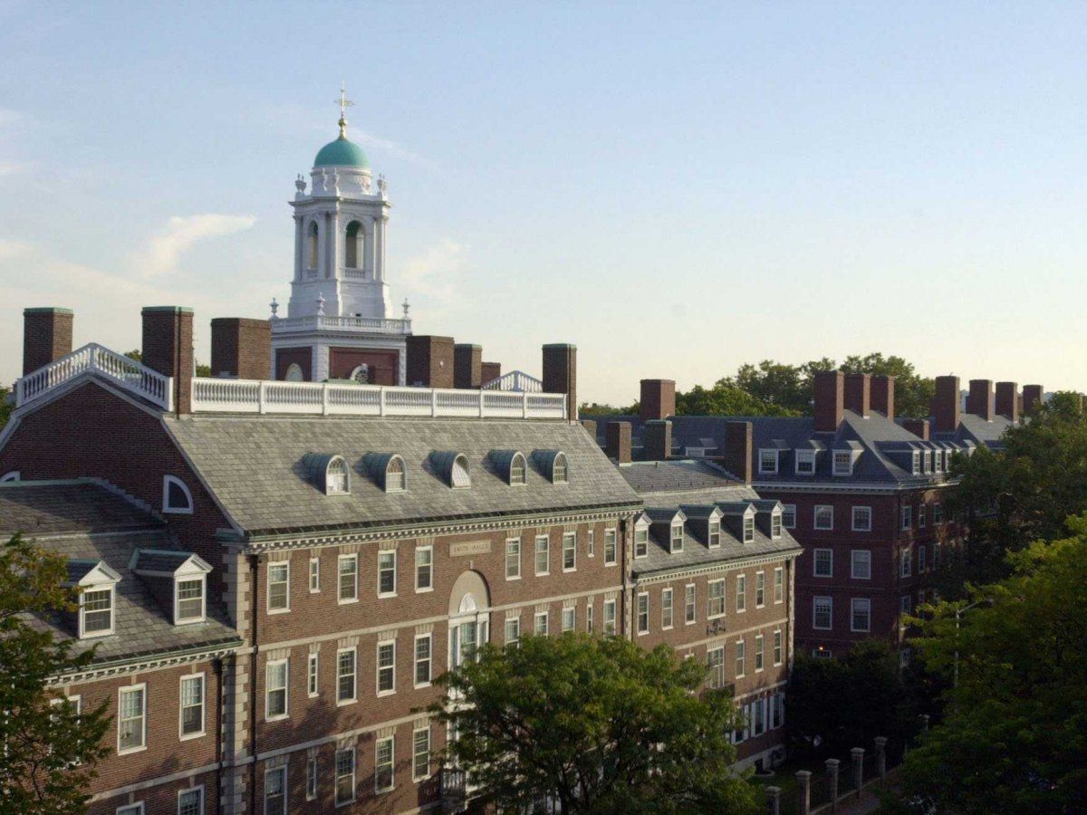 Harvard denuncia como ilegal la suspensión de visados para estudiantes extranjeros
