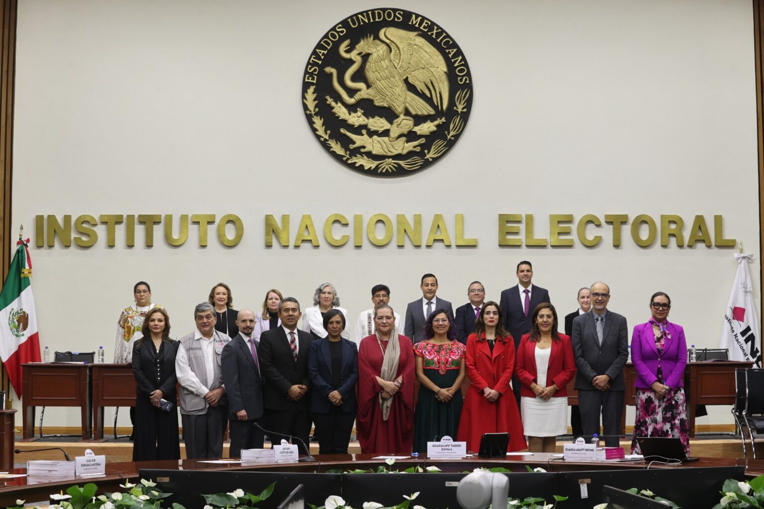 NE valida elección a la Corte y entrega constancias a futuros ministros
