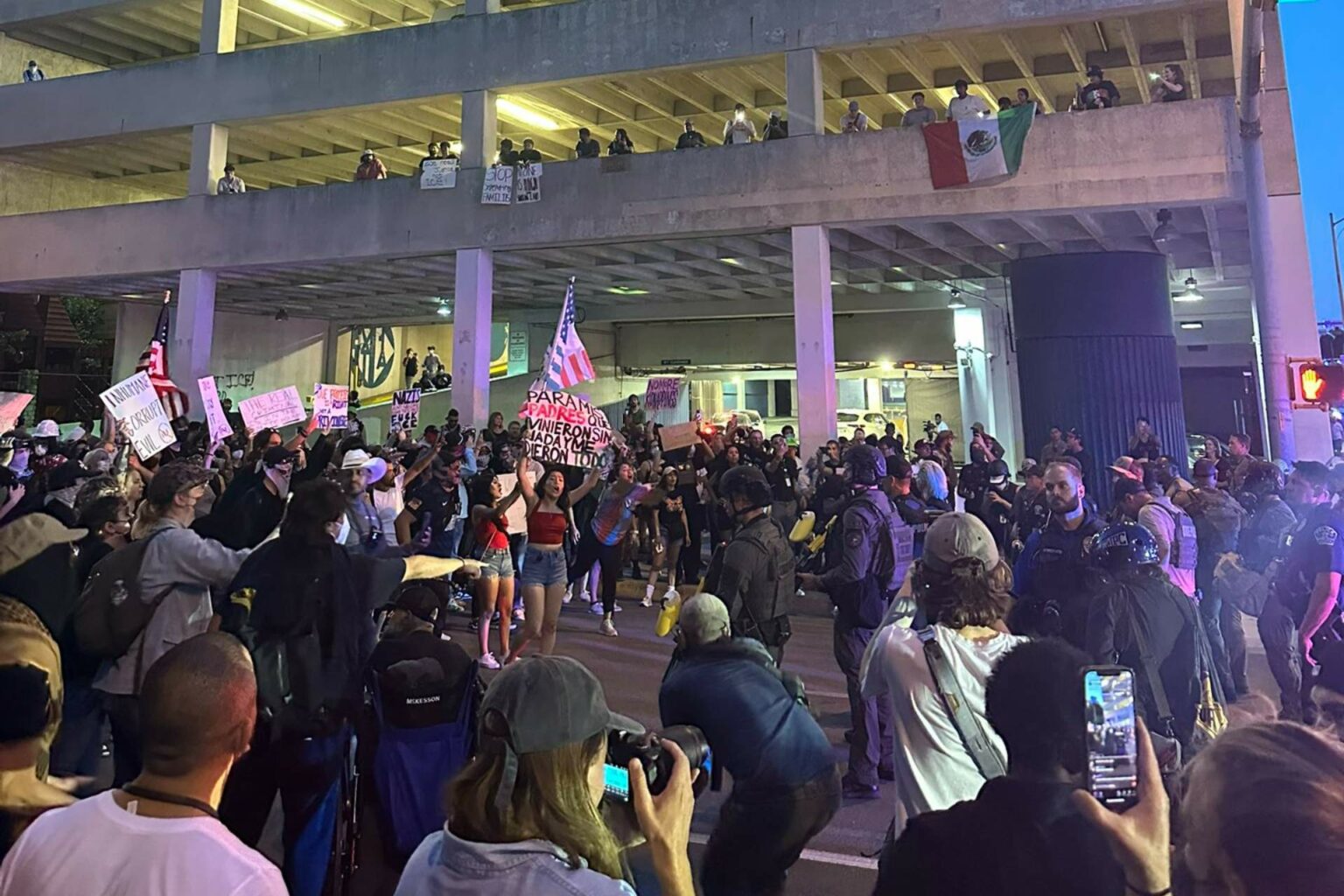 Protestas por redadas migratorias se extienden; Texas moviliza Guardia Nacional