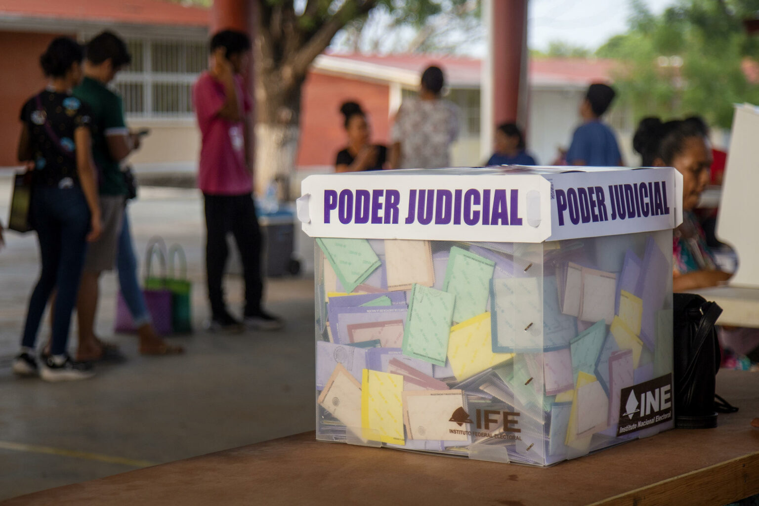 Baja participación en histórica elección judicial en México