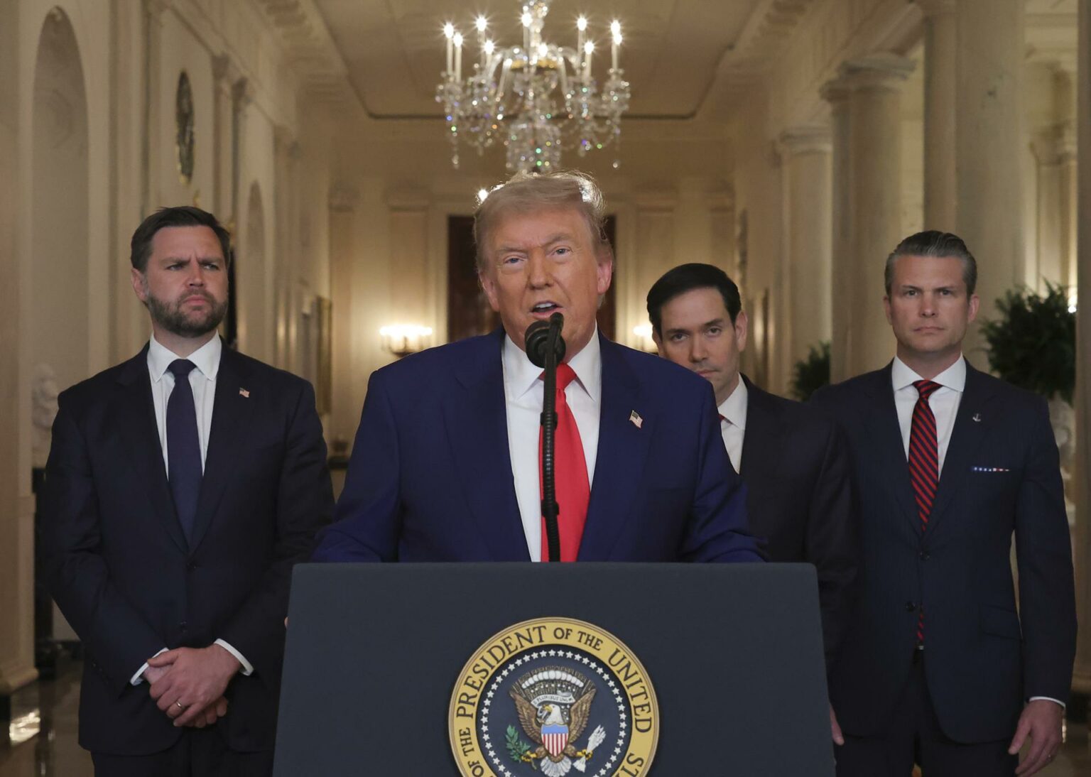 Trump amenaza a Irán con “ataques mayores” si no firma la paz
