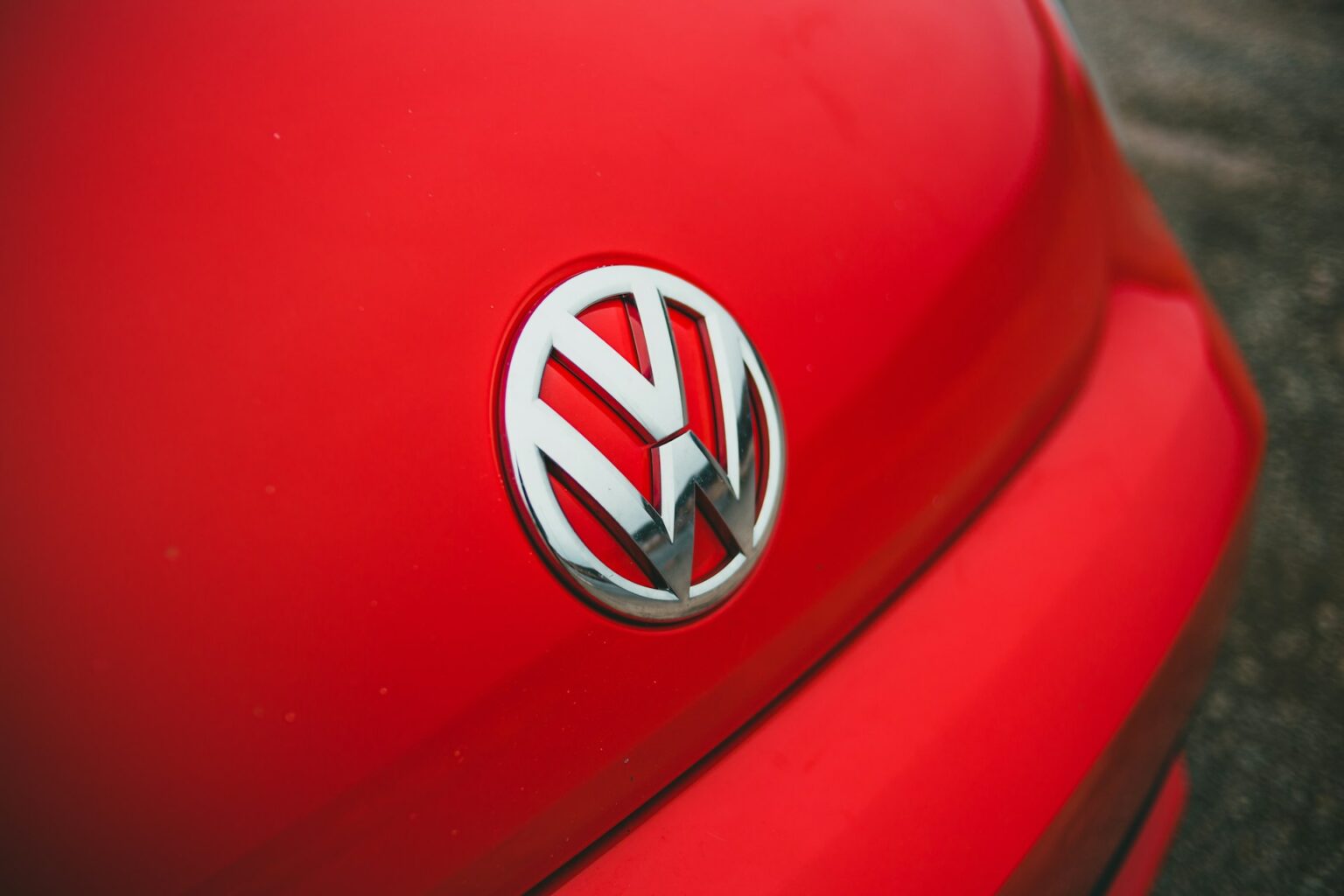 Profeco llama a revisión a más 25 mil vehículos de Volkswagen por desperfecto en cinturón