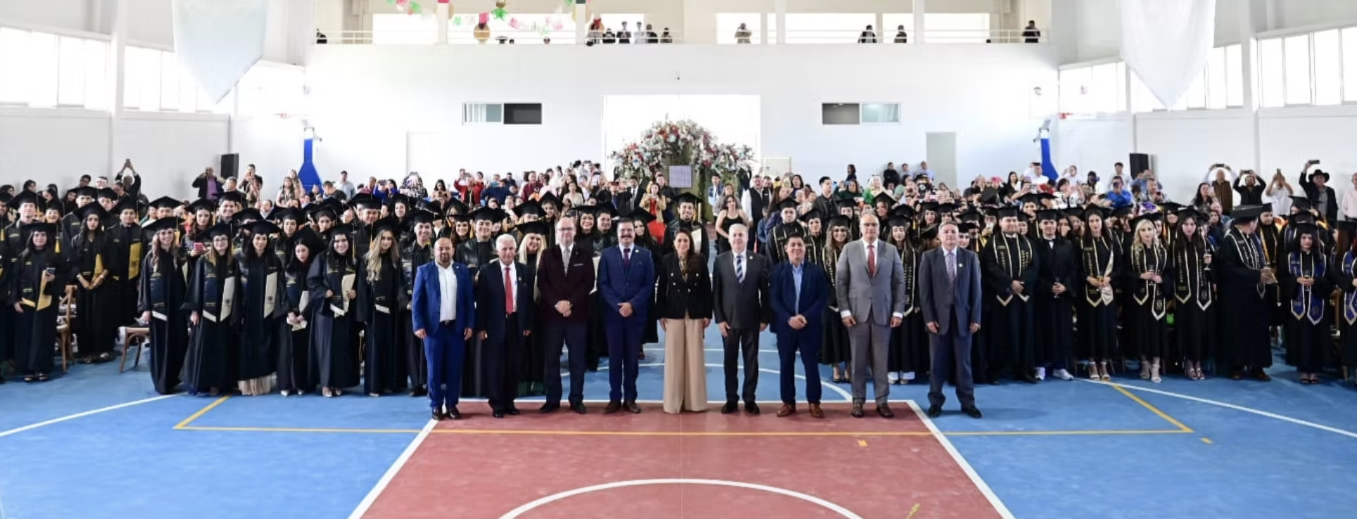 Reconoce Tere Jiménez a nuevos maestros egresados de La Normal de Rincón de Romos; los llama a ser guía de las nuevas generaciones